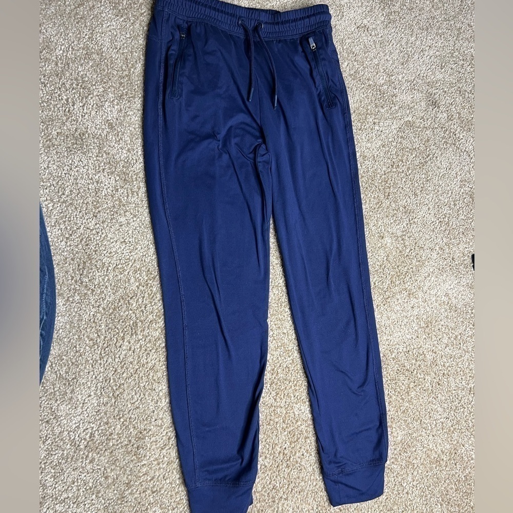 All in motion 2pc bundle - Picture 10 of 15